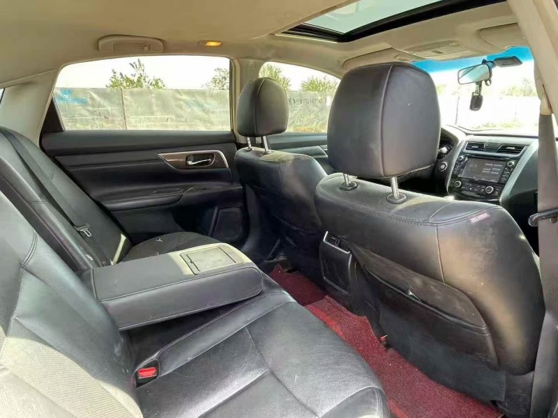 青岛15年日产天籁5