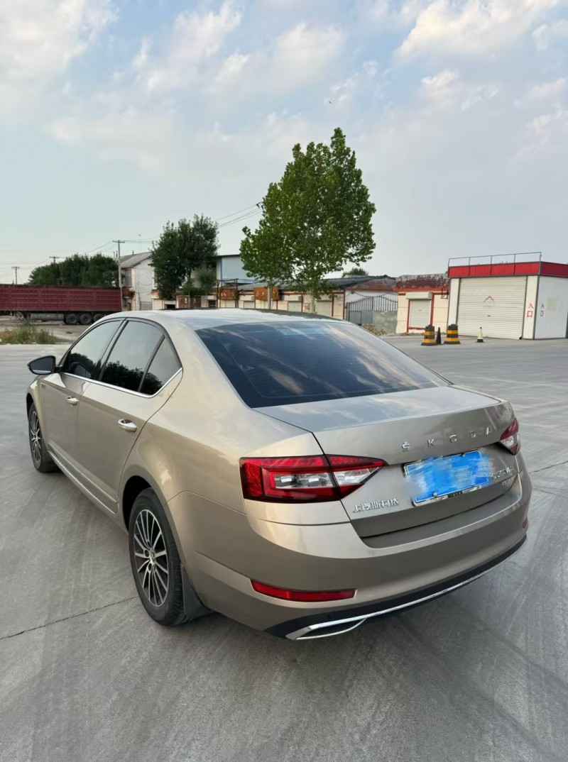 东营19年斯柯达明锐7