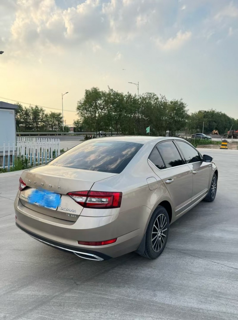 东营19年斯柯达明锐8