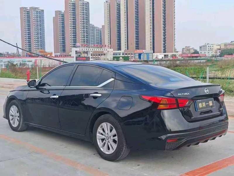 东莞19年日产天籁4