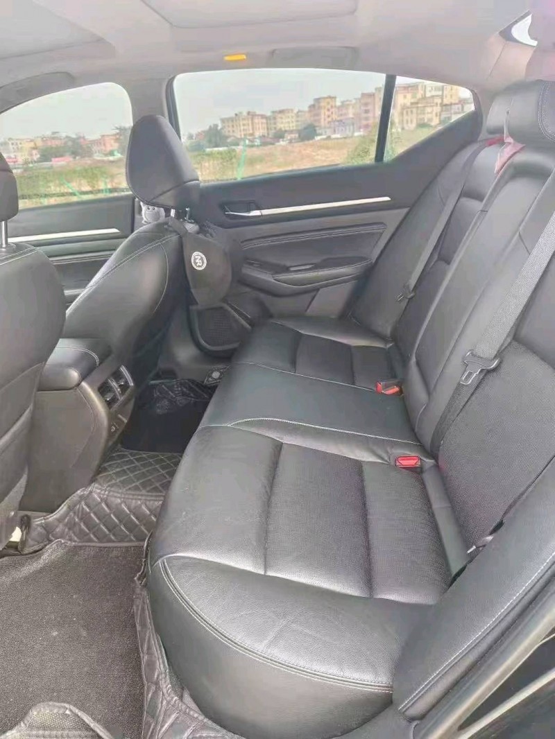 东莞19年日产天籁8