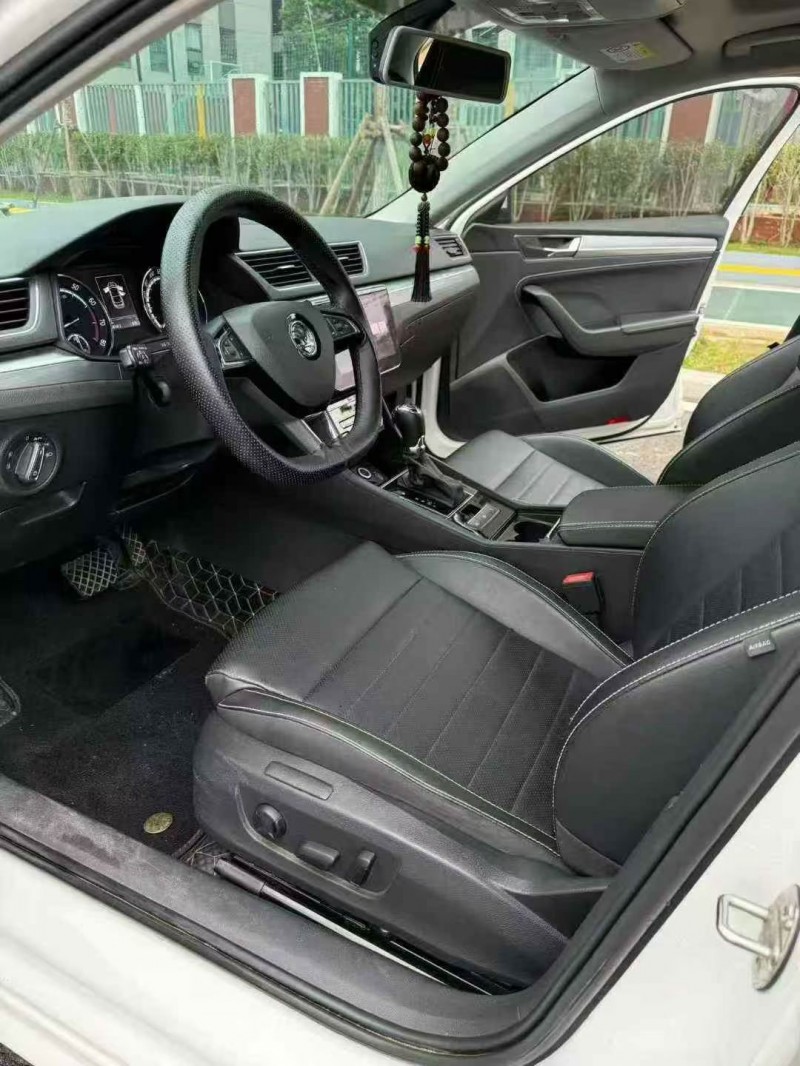 厦门21年斯柯达速派4