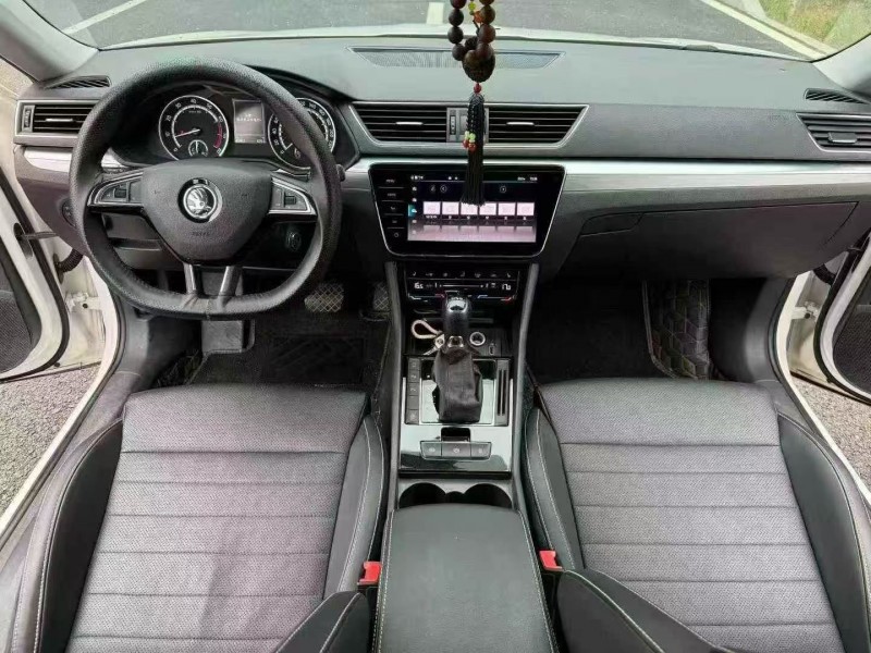 厦门21年斯柯达速派5