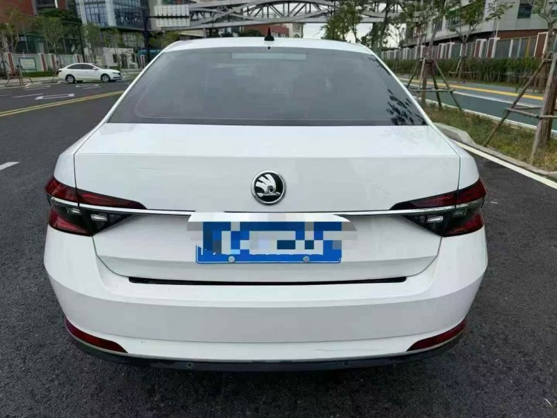 厦门21年斯柯达速派9