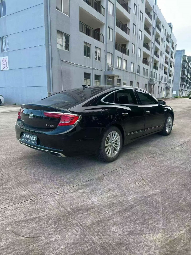 厦门17年别克君越8