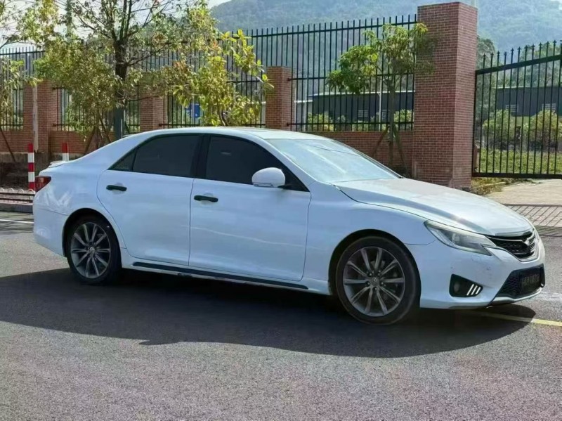 莆田10年丰田锐志3