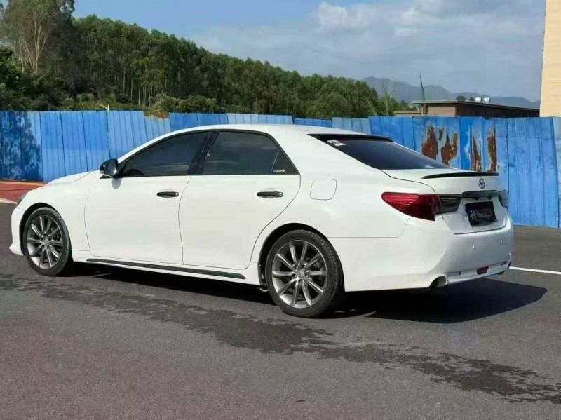 莆田10年丰田锐志8