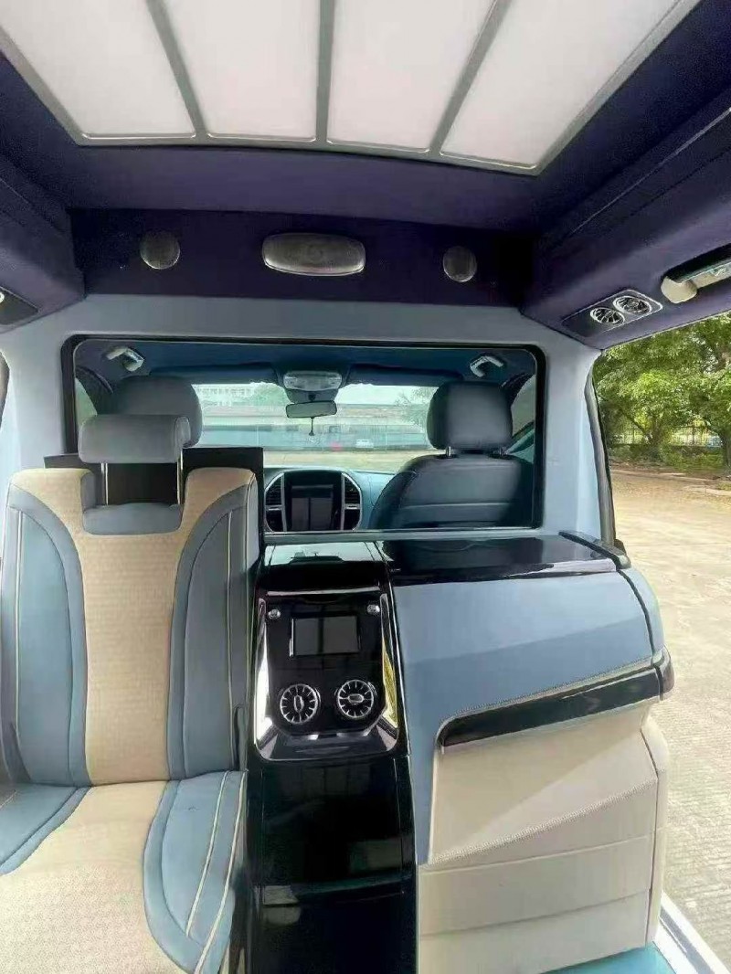 厦门21年奔驰威霆7