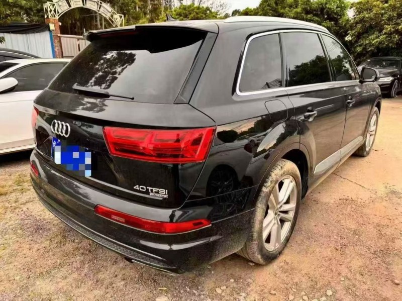 深圳16年奥迪Q78