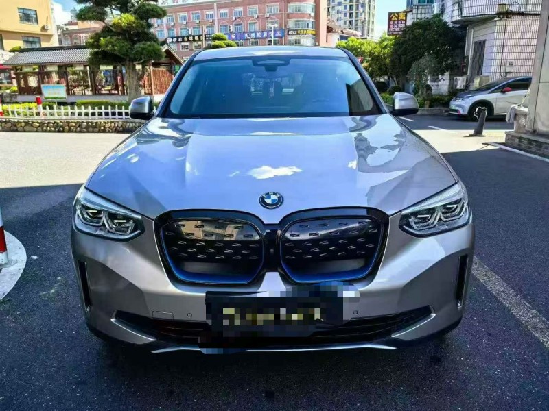 宁波22年宝马IX31