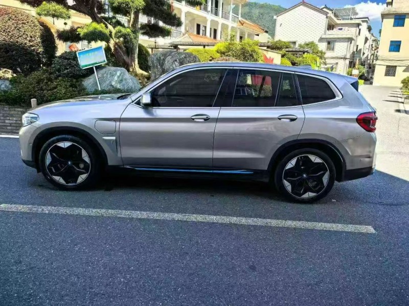 宁波22年宝马IX37