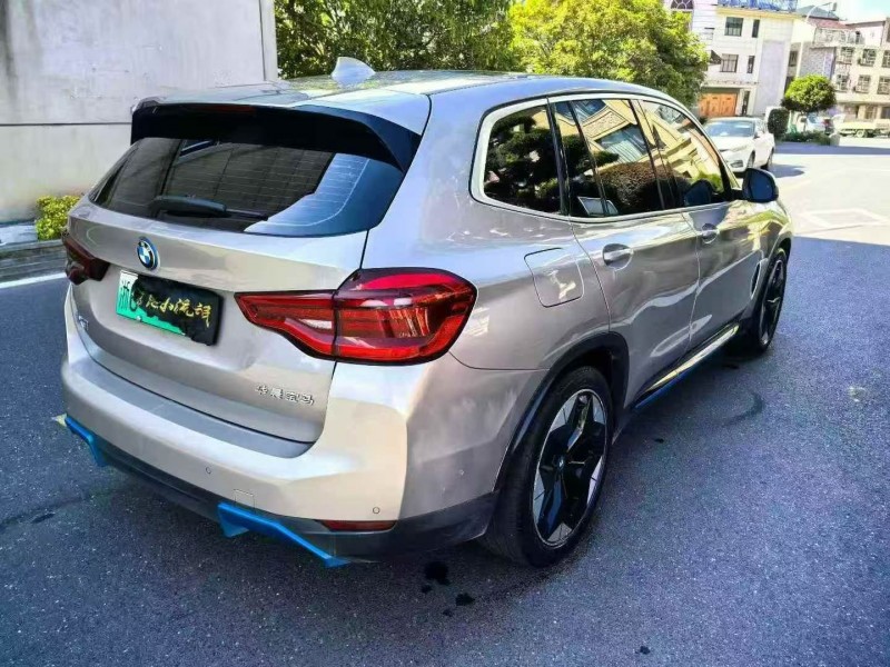 宁波22年宝马IX38