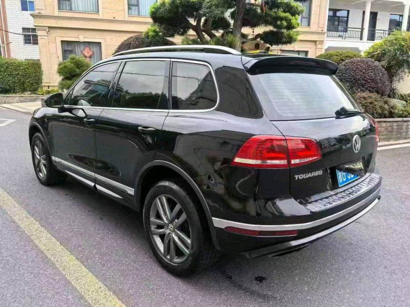 宁波16年大众途锐9