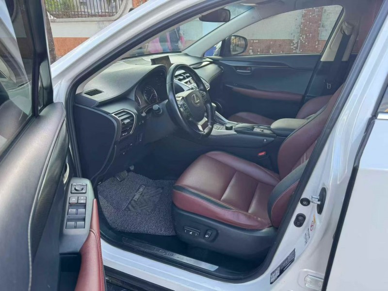 深圳15年雷克萨斯NX3