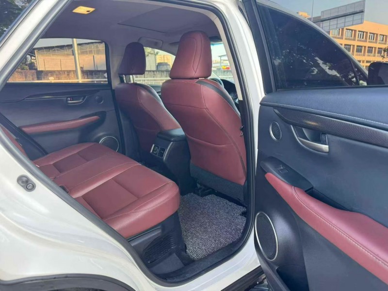 深圳15年雷克萨斯NX4