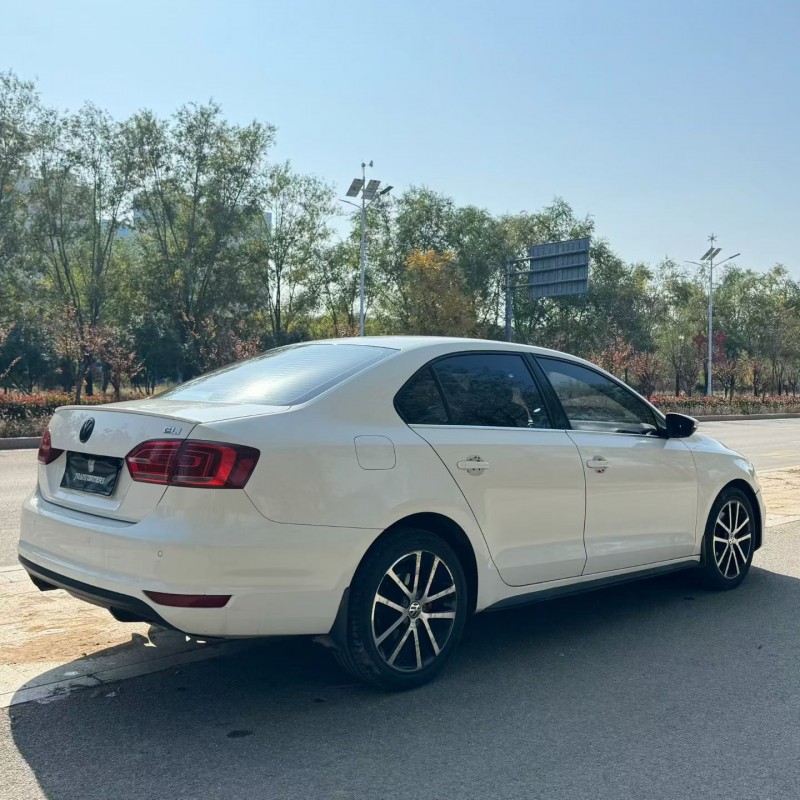 枣庄15年大众速腾9