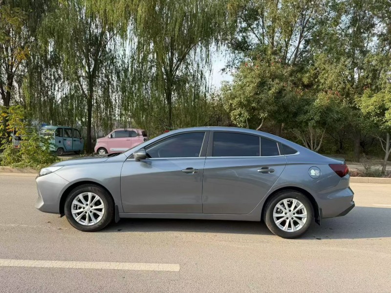 济宁24年荣威i59