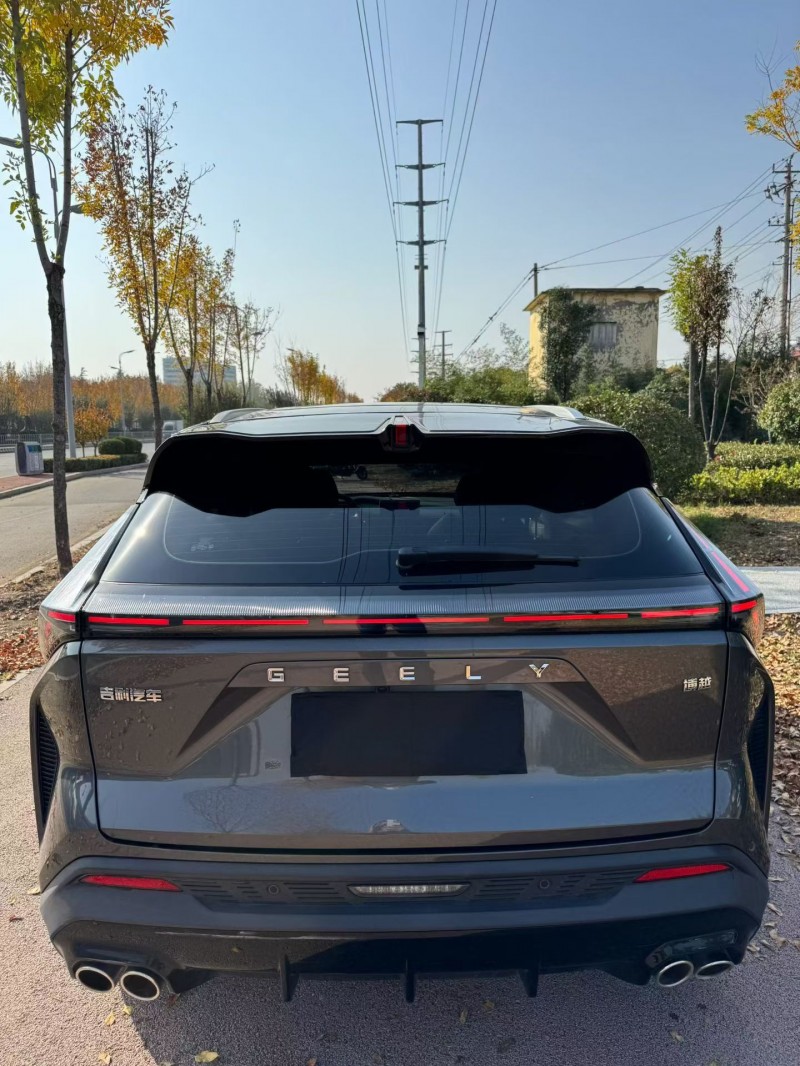 东营23年吉利博越8