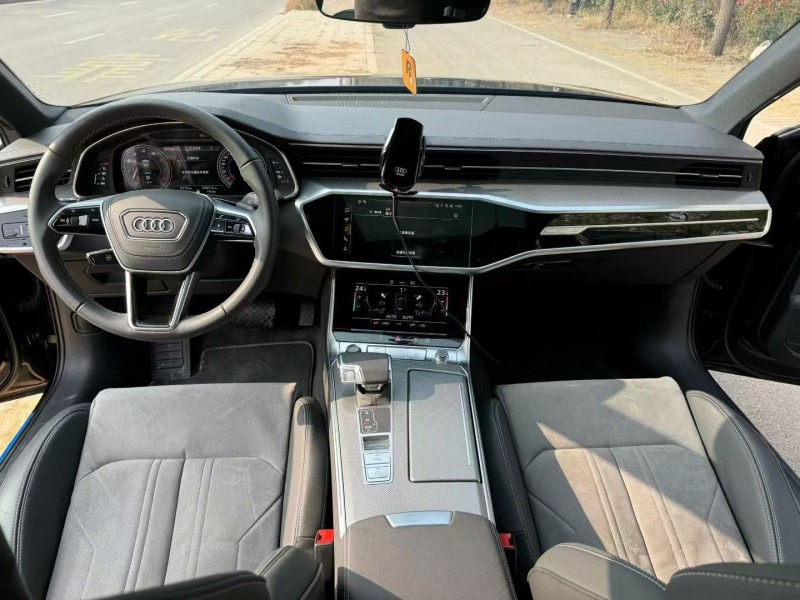 青岛25年奥迪A6L4