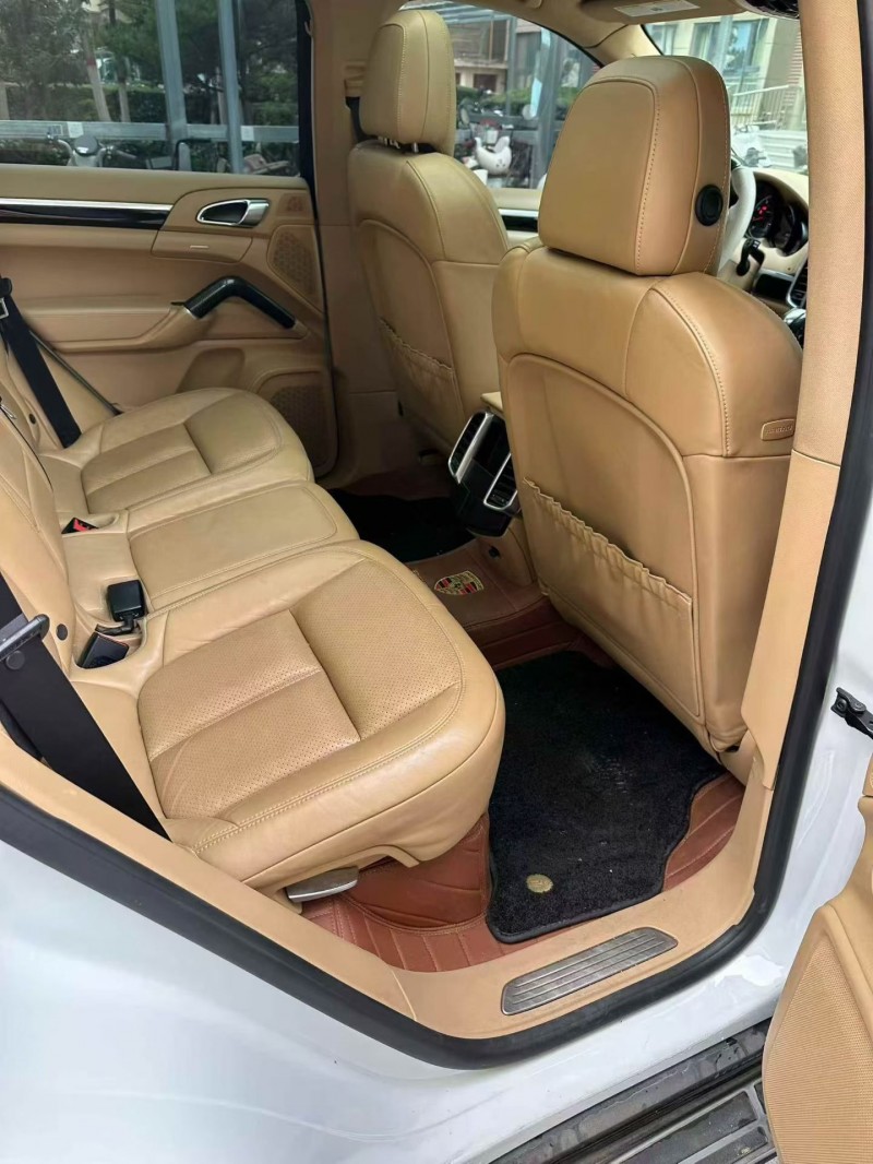 邯郸15年保时捷卡宴9