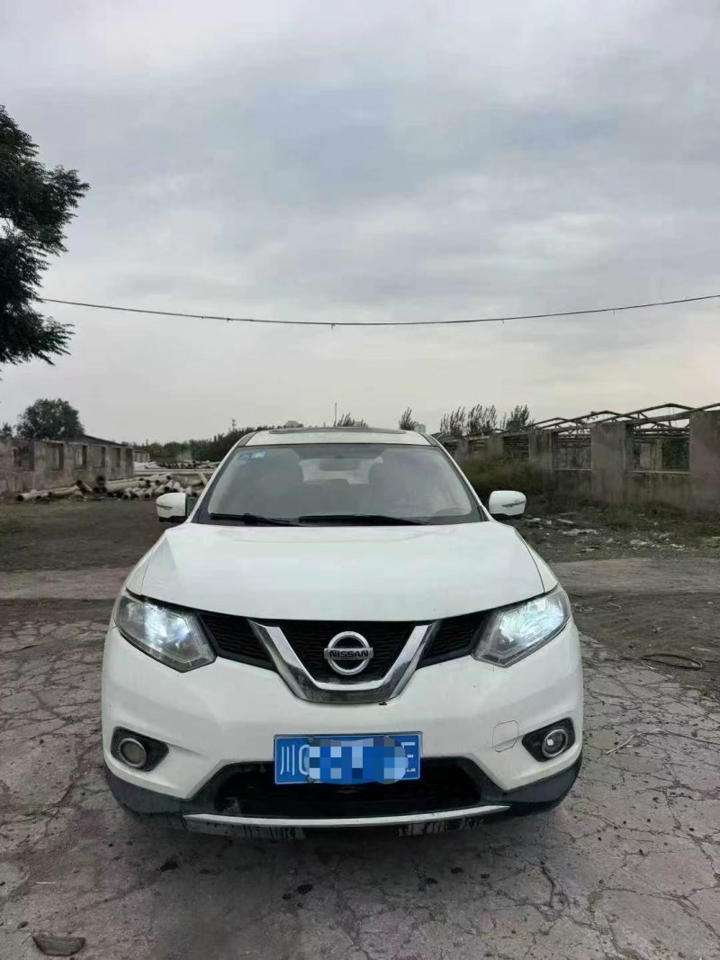 濮阳15年日产奇骏1