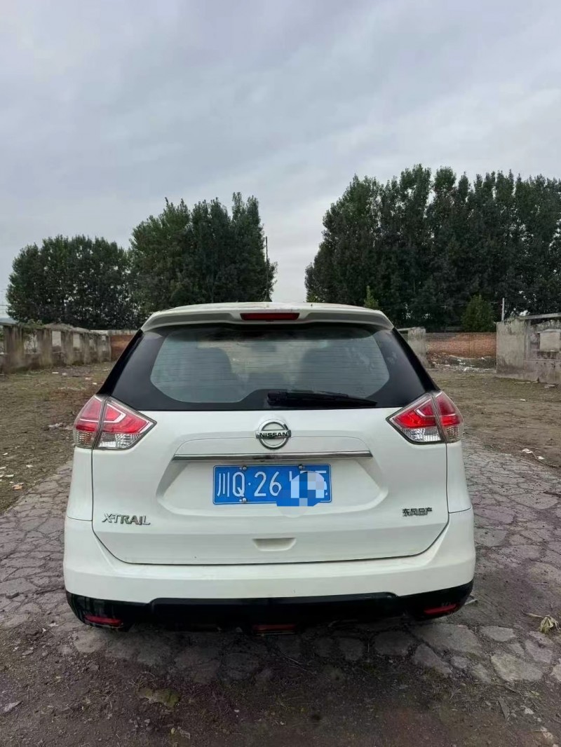 濮阳15年日产奇骏4