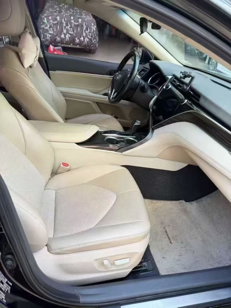 梧州19年丰田凯美瑞4