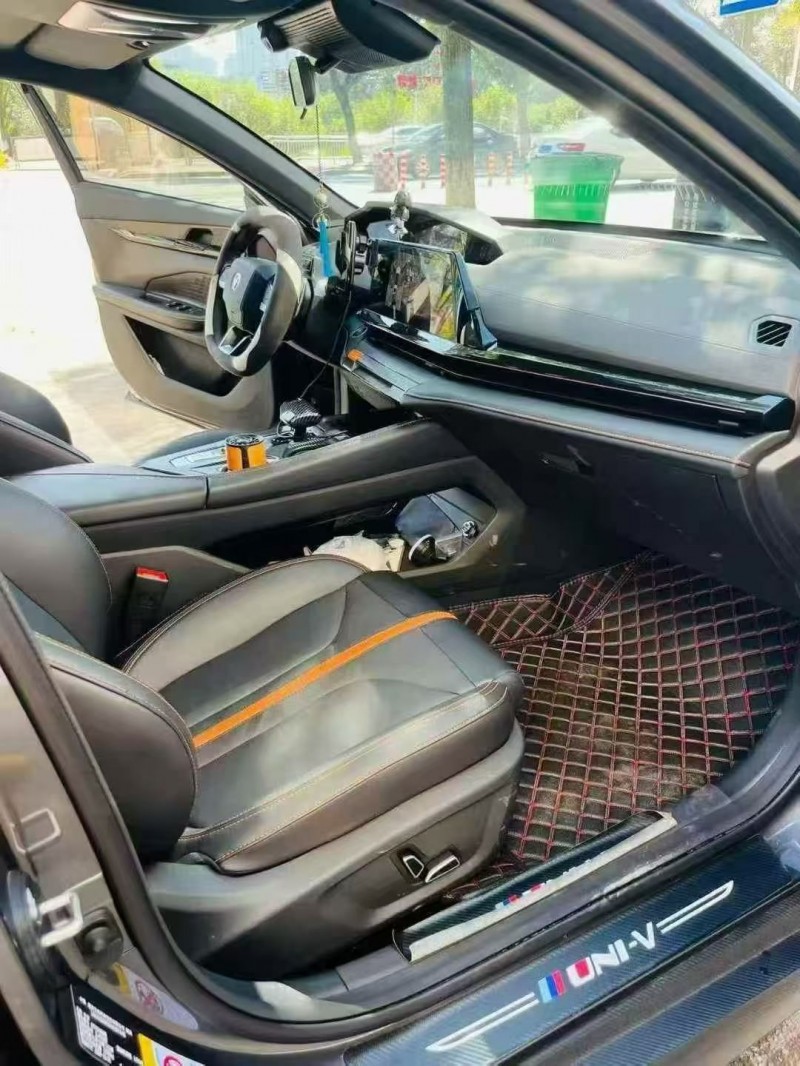 莆田25年长安汽车UNI8