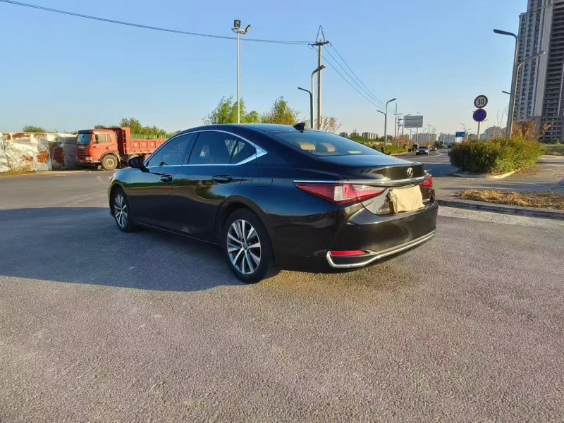 常州20年雷克萨斯ES6