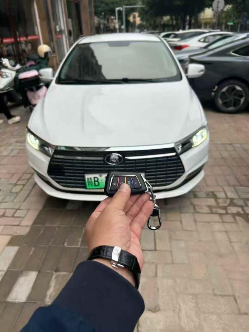 九江23年比亚迪秦1