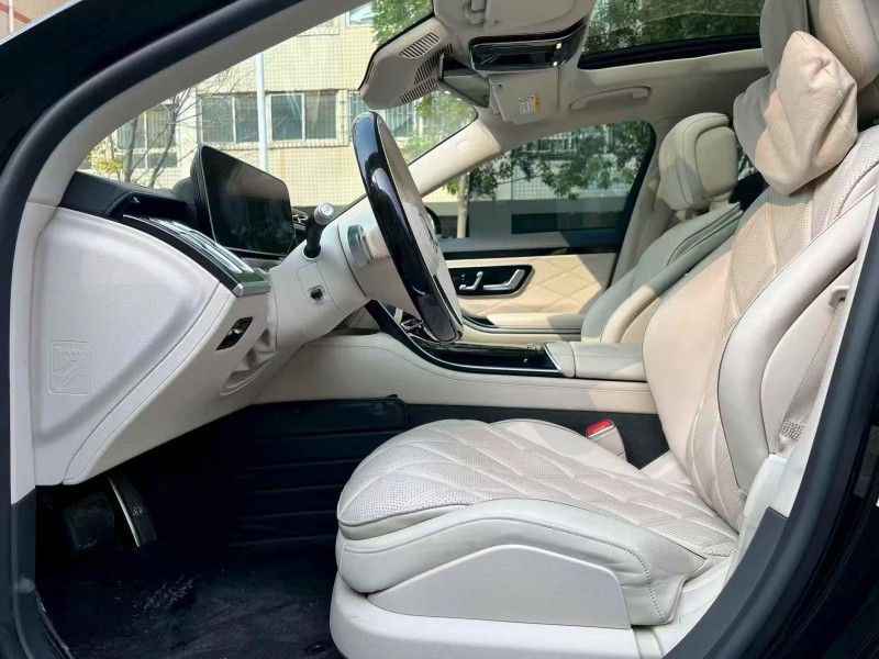 郑州23年奔驰迈巴赫S级3