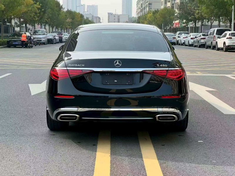 郑州23年奔驰迈巴赫S级8