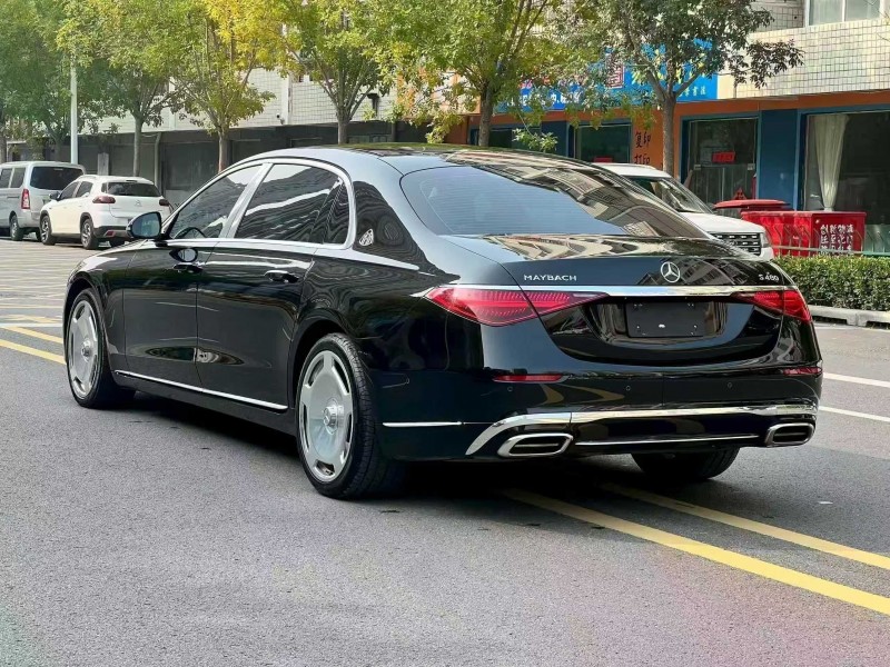郑州23年奔驰迈巴赫S级9