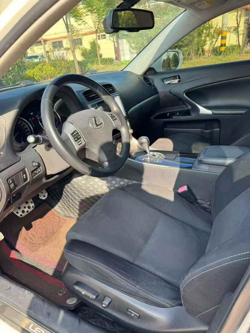 枣庄12年雷克萨斯IS4