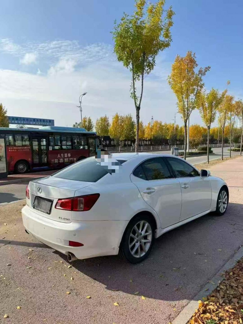 枣庄12年雷克萨斯IS8