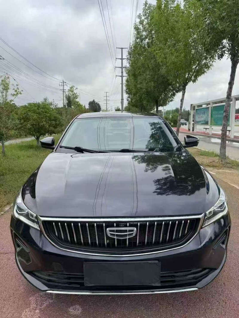 枣庄22年吉利帝豪1