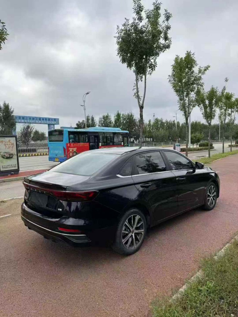 枣庄22年吉利帝豪8