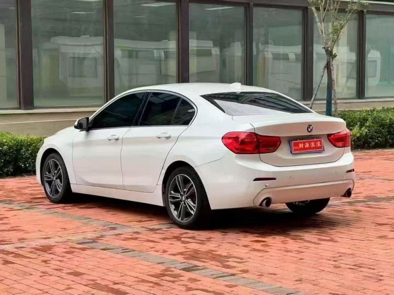 郑州19年宝马1系9