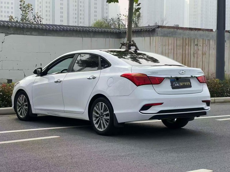 郑州17年现代名图9