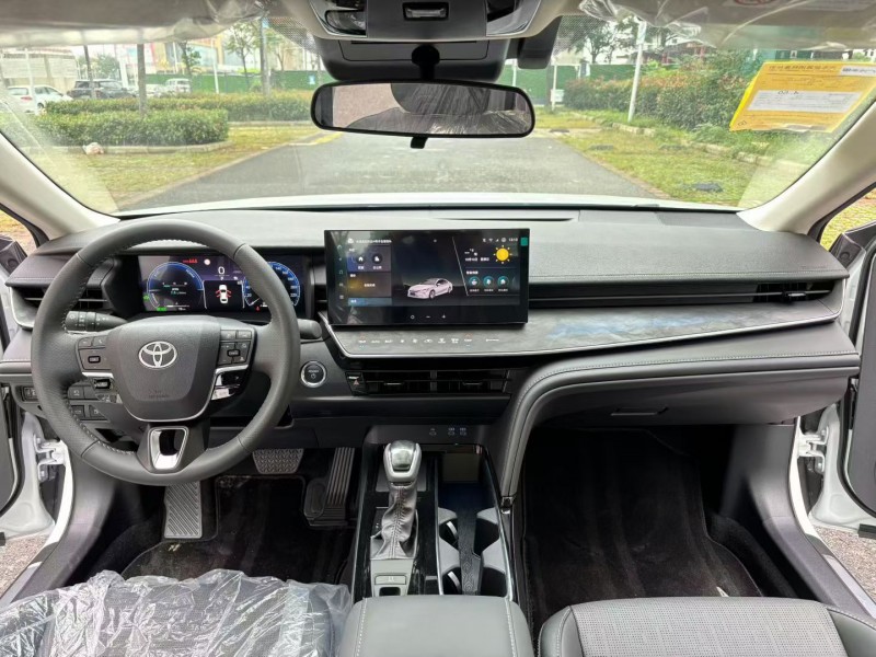 襄阳25年丰田凯美瑞5