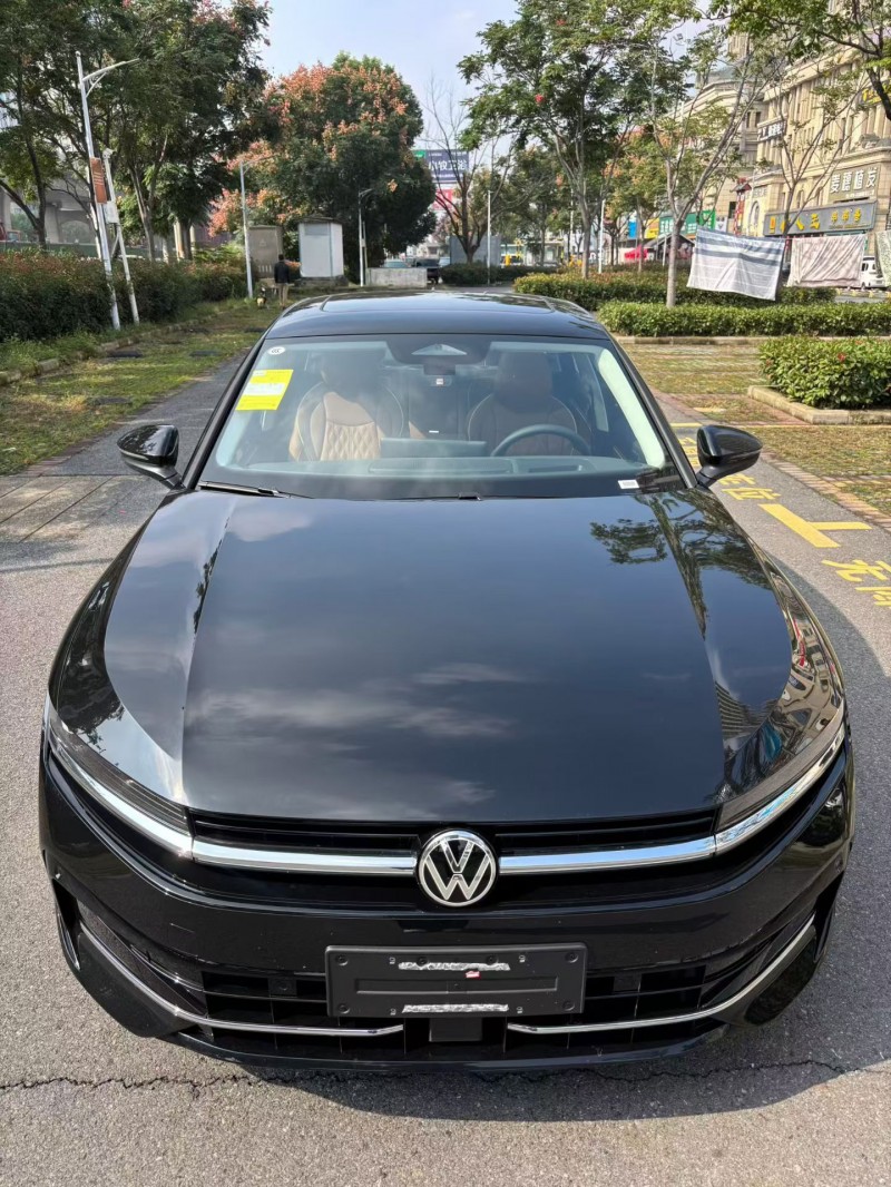 襄阳25年大众迈腾1