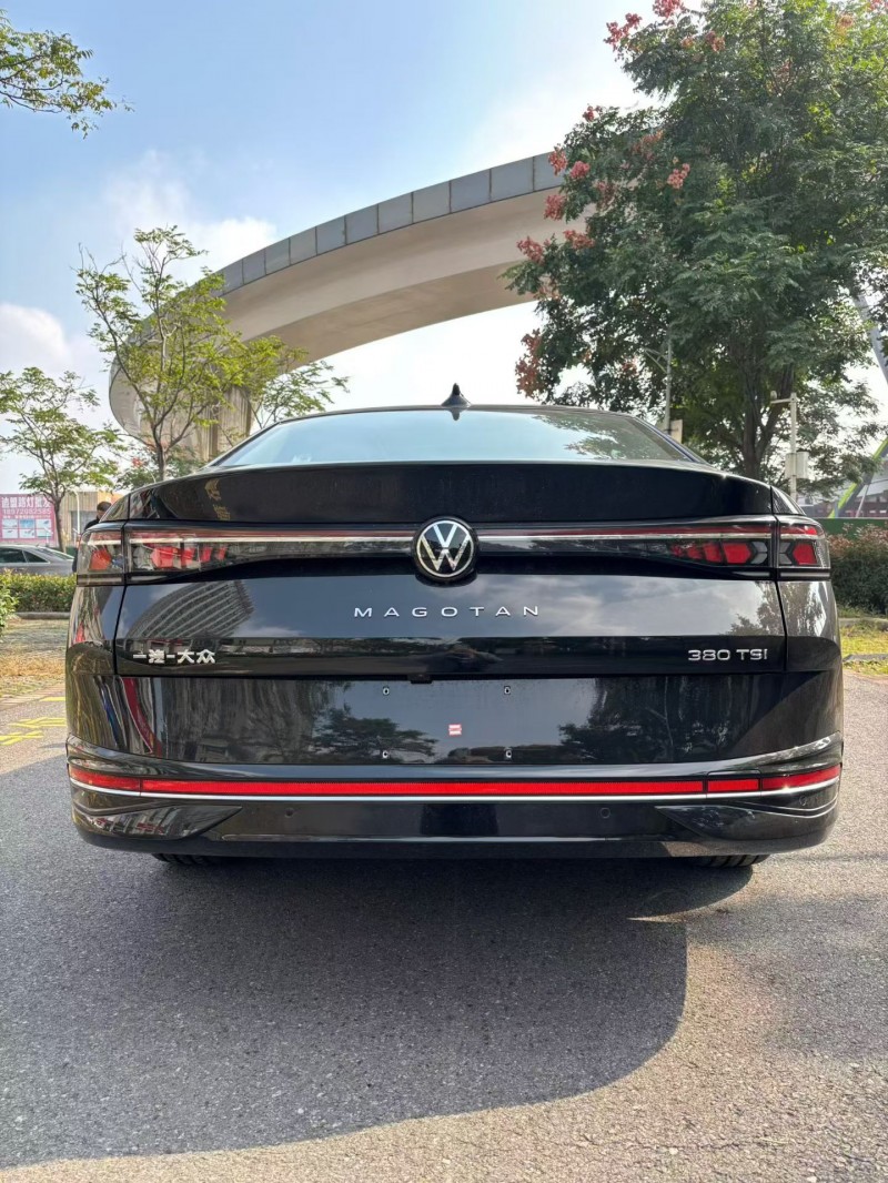 襄阳25年大众迈腾8