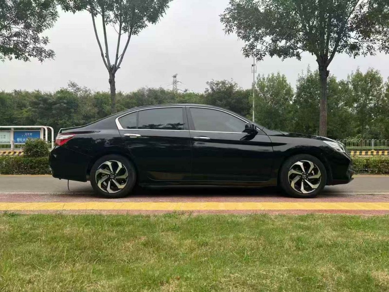 枣庄18年本田雅阁7