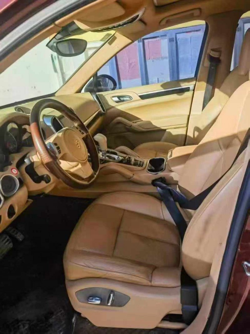 潍坊13年保时捷卡宴6