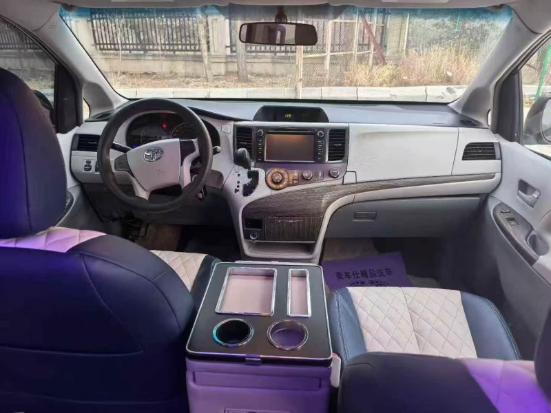 潍坊20年丰田塞纳4