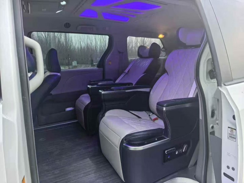 潍坊20年丰田塞纳5