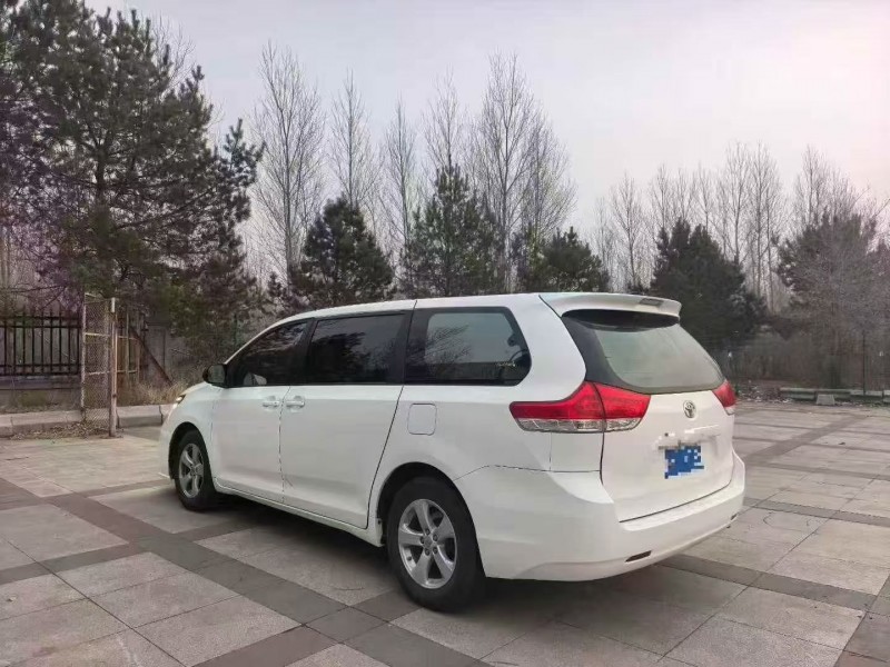 潍坊20年丰田塞纳7