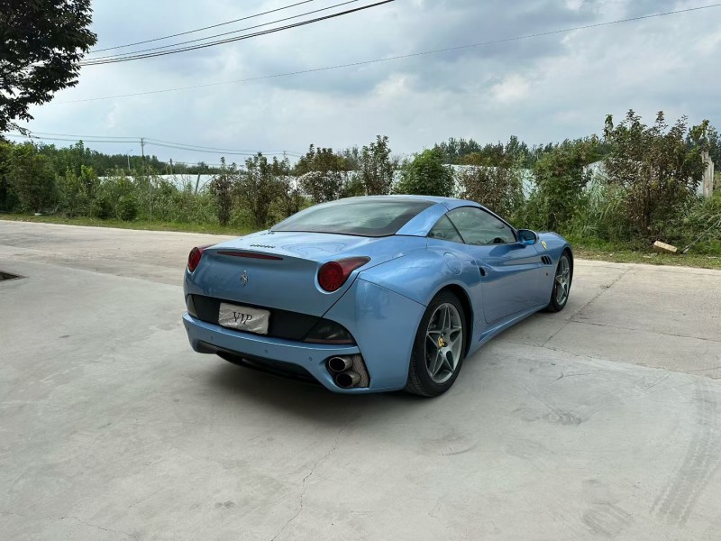 徐州13年法拉利California4