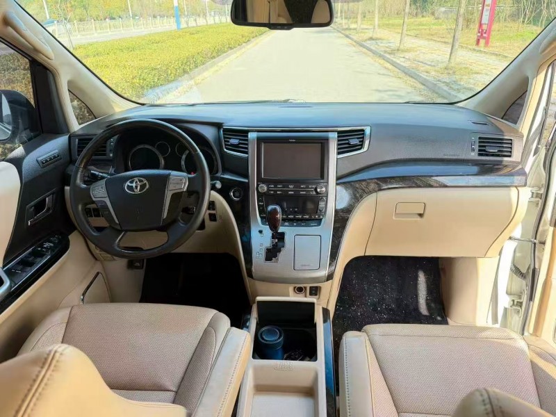 菏泽14年丰田埃尔法3