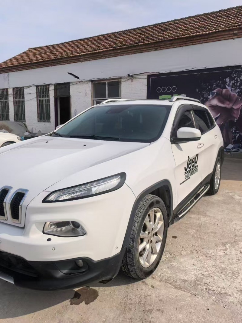 菏泽14年Jeep自由光2